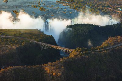 Simbabwe Rundreise - Namibia Suedafrika Botswana Rundreise - Namibia Botswana Rundreise - Victoria Falls aus der Luft - Zimbabwe